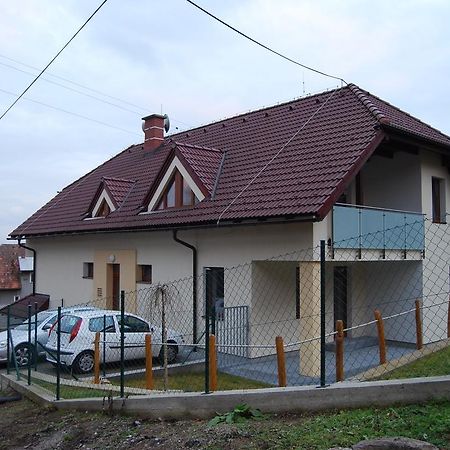 Penzion Emilia Ruzomberok Buitenkant foto