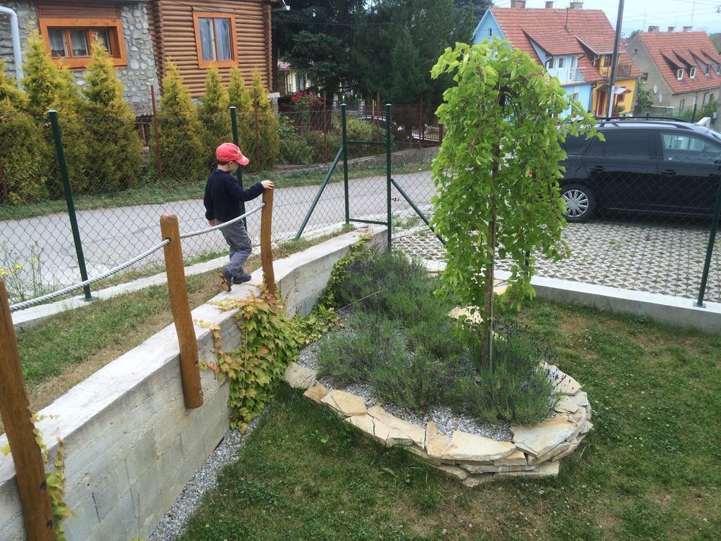 Penzion Emilia Ruzomberok Buitenkant foto