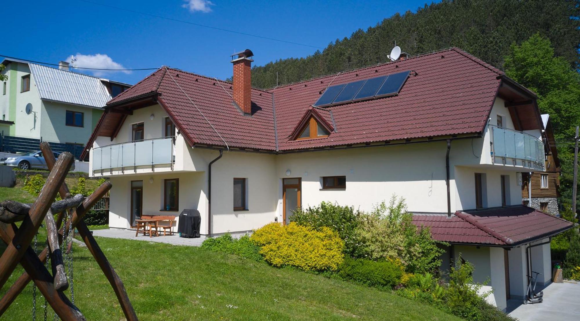 Penzion Emilia Ruzomberok Buitenkant foto