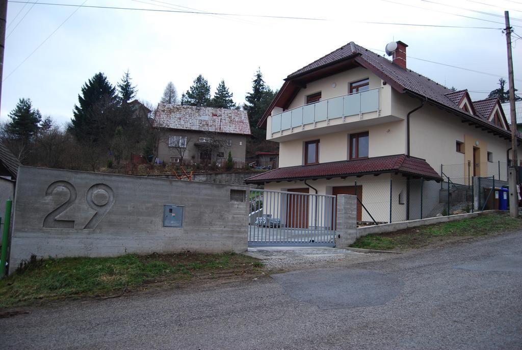 Penzion Emilia Ruzomberok Buitenkant foto
